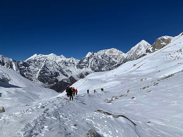 descending-through-larke-pass