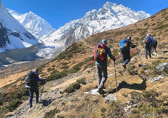 way-up-towards-larkeorlarkya-la-pass